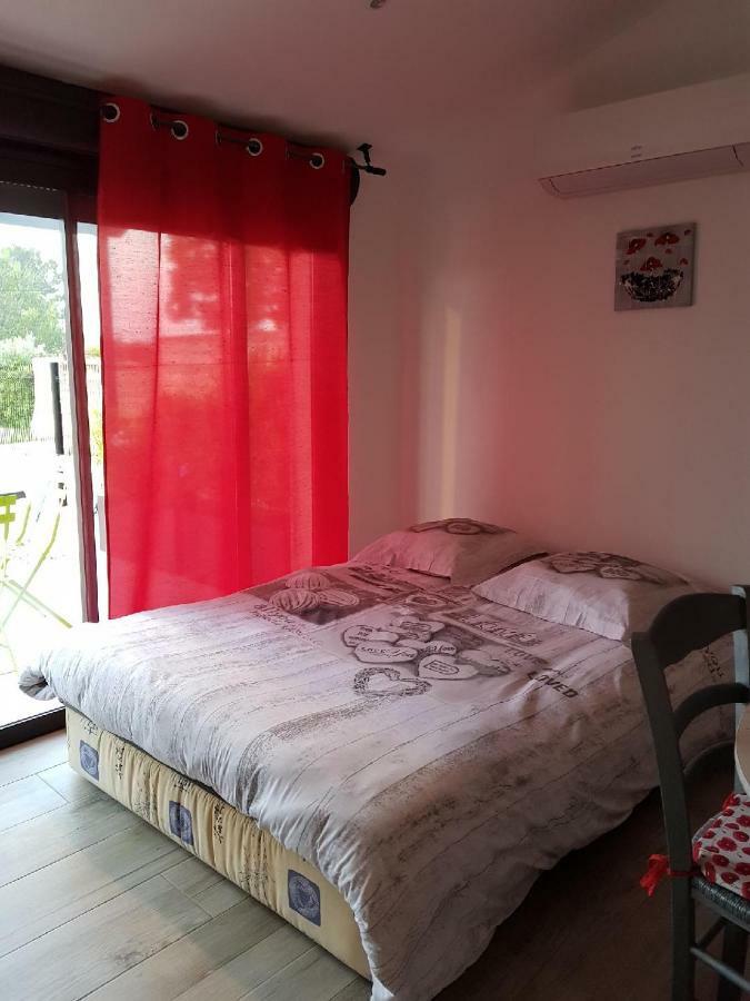Gite Les Coquelicots Ledenon Luaran gambar